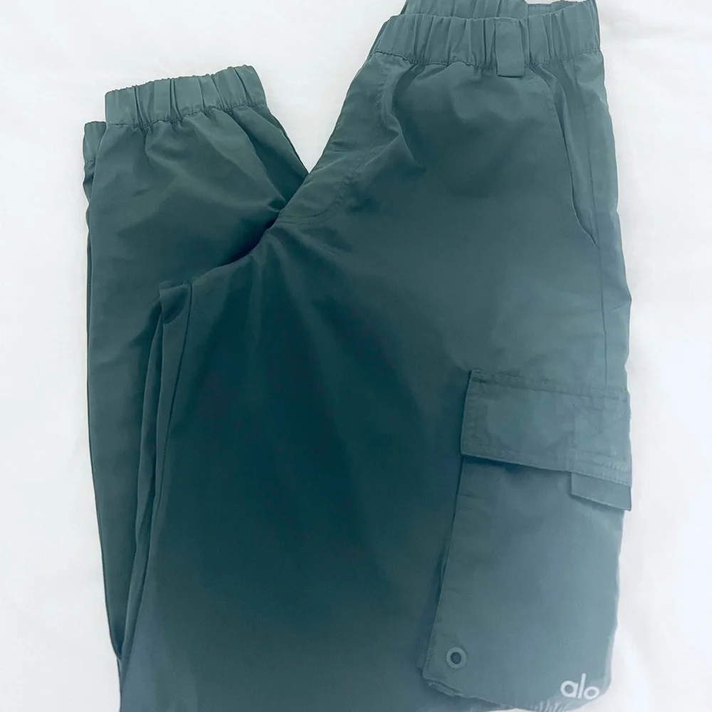 ALO it girl pant - dark cactus